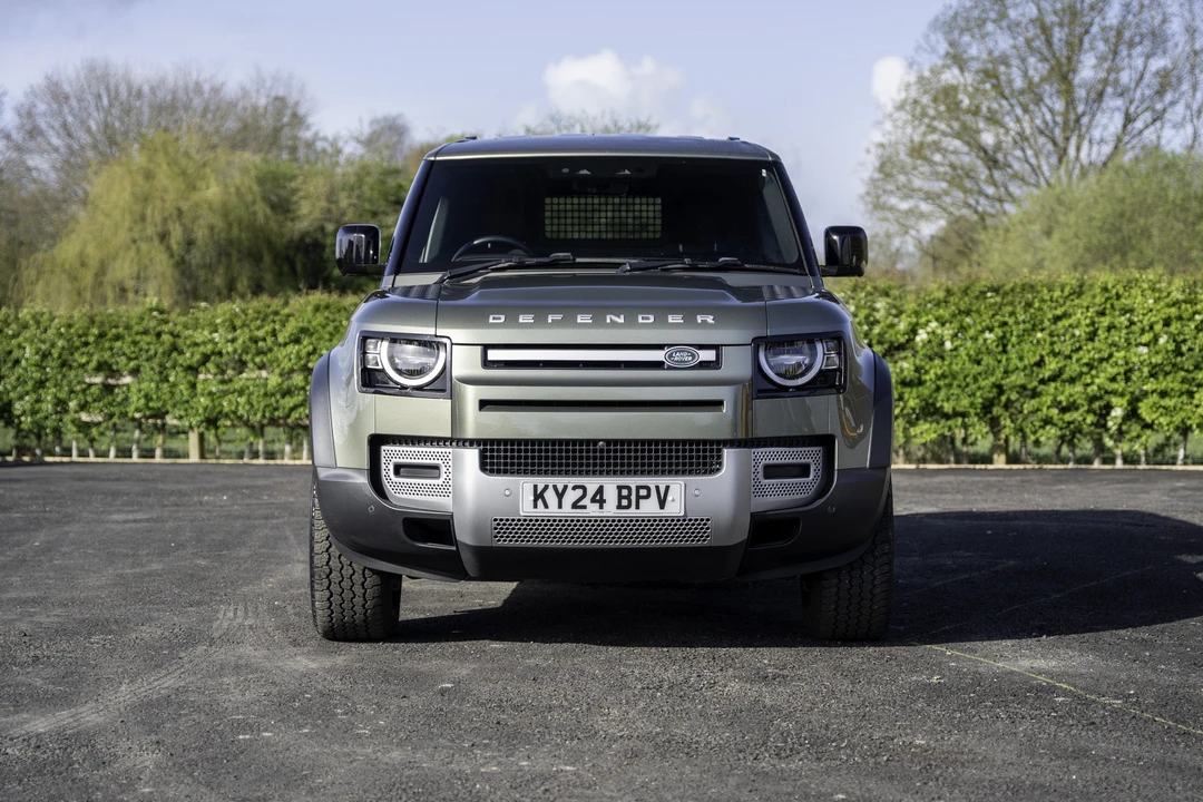 2024 Land Rover Defender L663 - Image 2 of 31