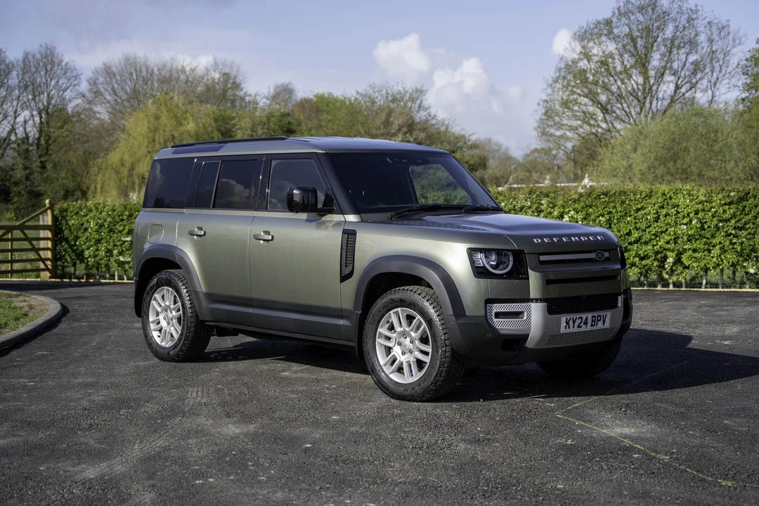 2024 Land Rover Defender L663 - Image 13 of 31