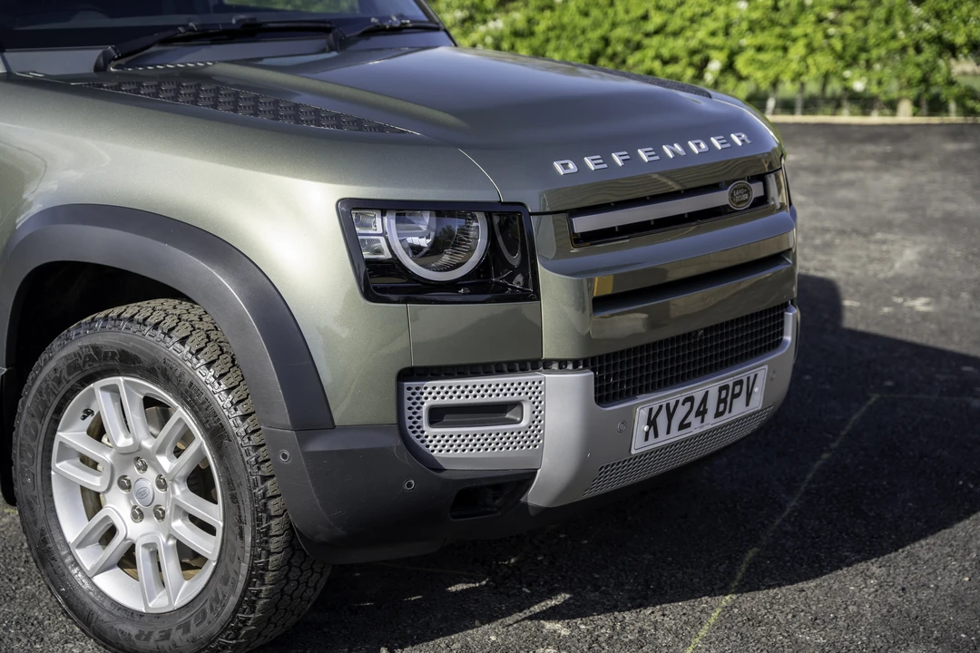 2024 Land Rover Defender L663 - Image 26 of 31