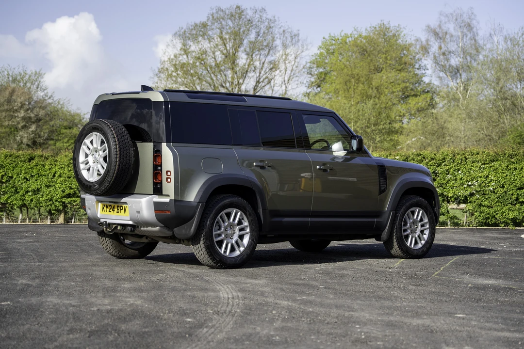 2024 Land Rover Defender L663 - Image 7 of 31