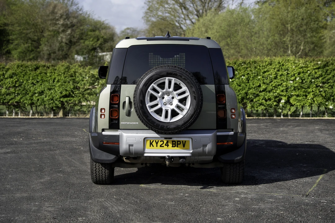 2024 Land Rover Defender L663 - Image 12 of 31