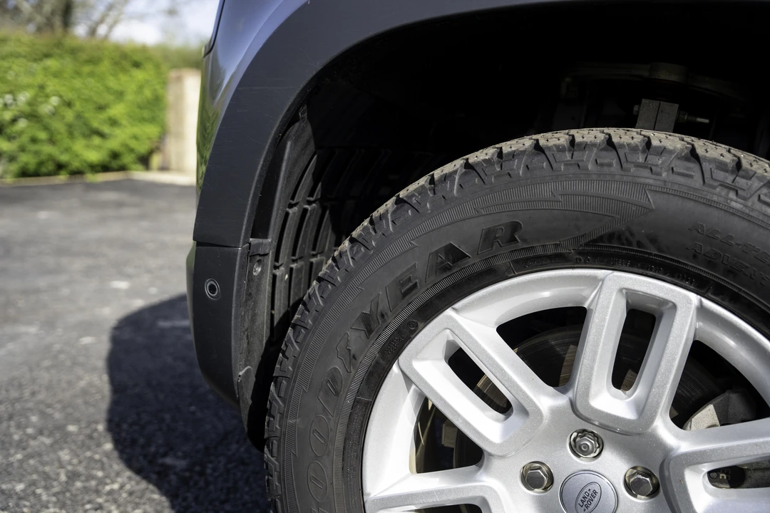 2024 Land Rover Defender L663 - Image 28 of 31