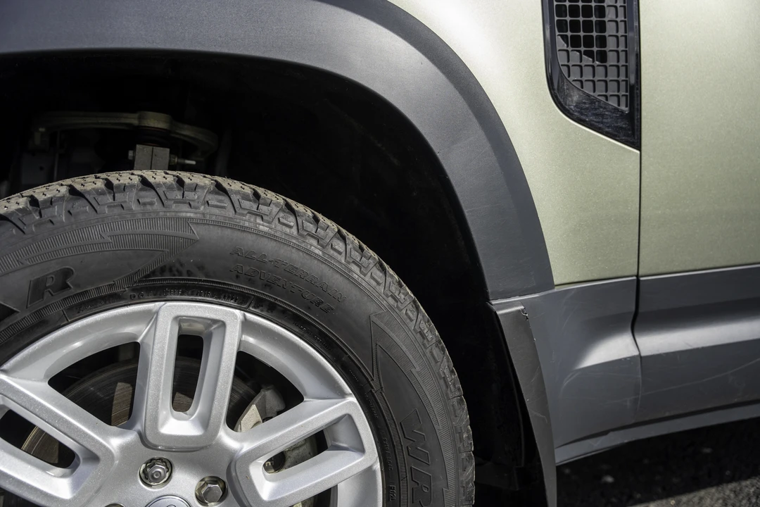 2024 Land Rover Defender L663 - Image 29 of 31