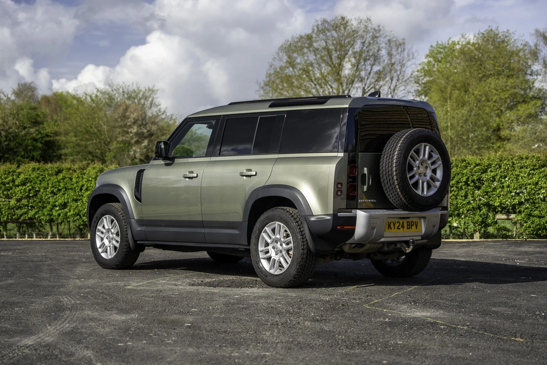 2024 Land Rover Defender L663 - Image 5 of 31