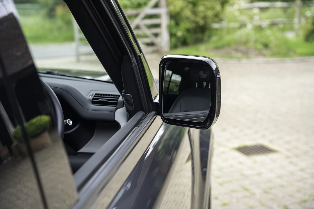 2024 Land Rover Defender L663 - Image 16 of 31