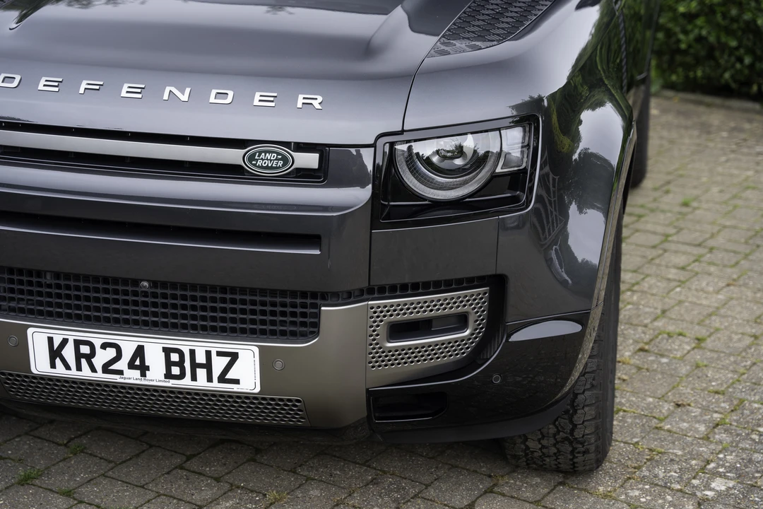 2024 Land Rover Defender L663 - Image 27 of 31