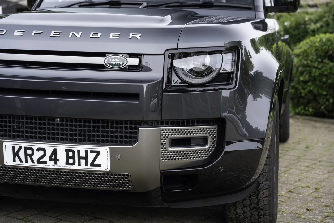 2024 Land Rover Defender L663 - Image 28 of 31