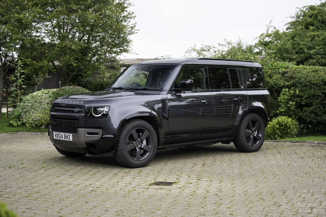 2024 Land Rover Defender L663 - Image 3 of 31