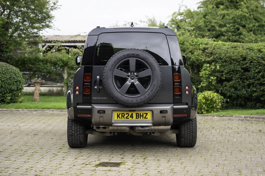 2024 Land Rover Defender L663 - Image 6 of 31