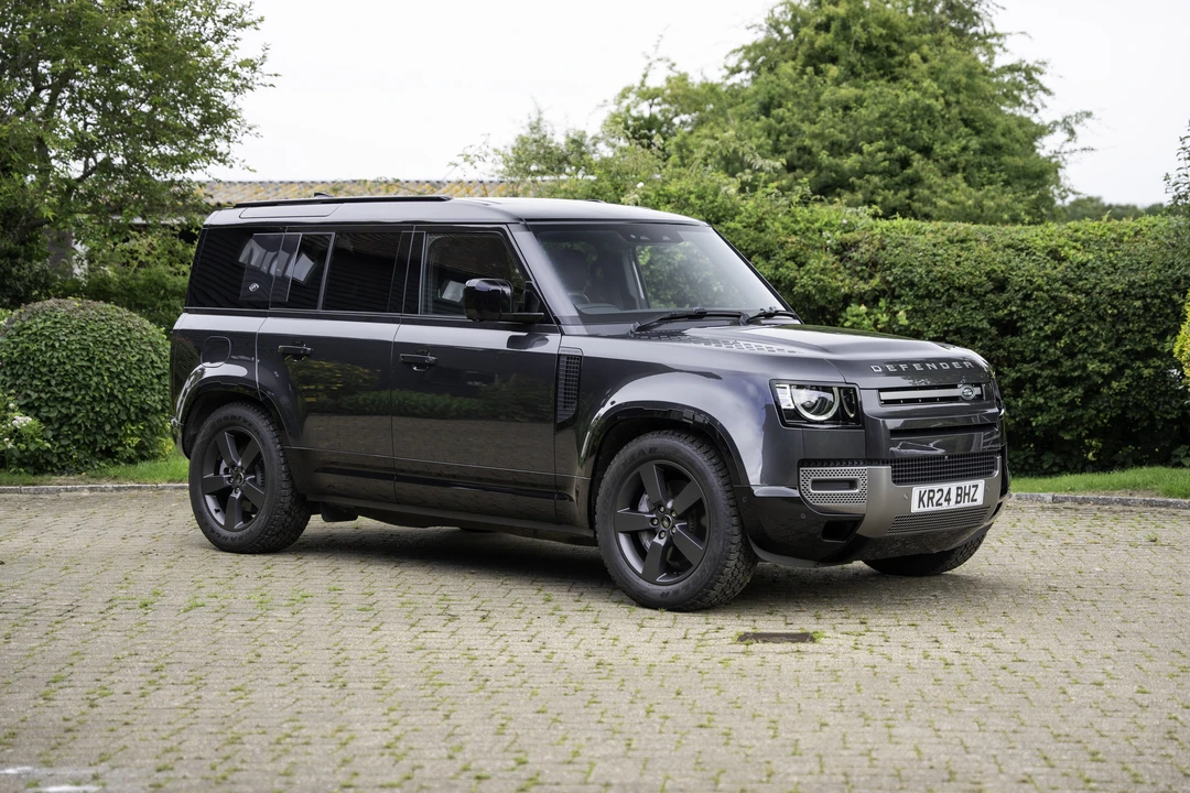 2024 Land Rover Defender L663 - Image 9 of 31