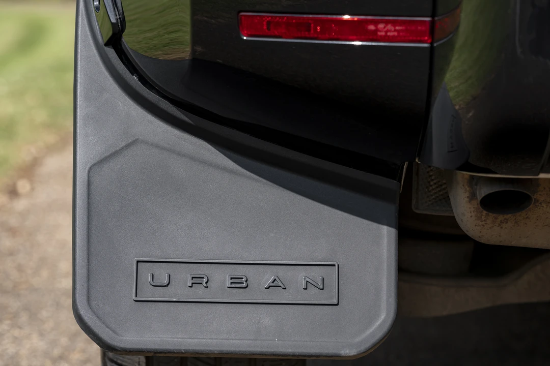 2024 Land Rover Defender L663 - Image 28 of 31