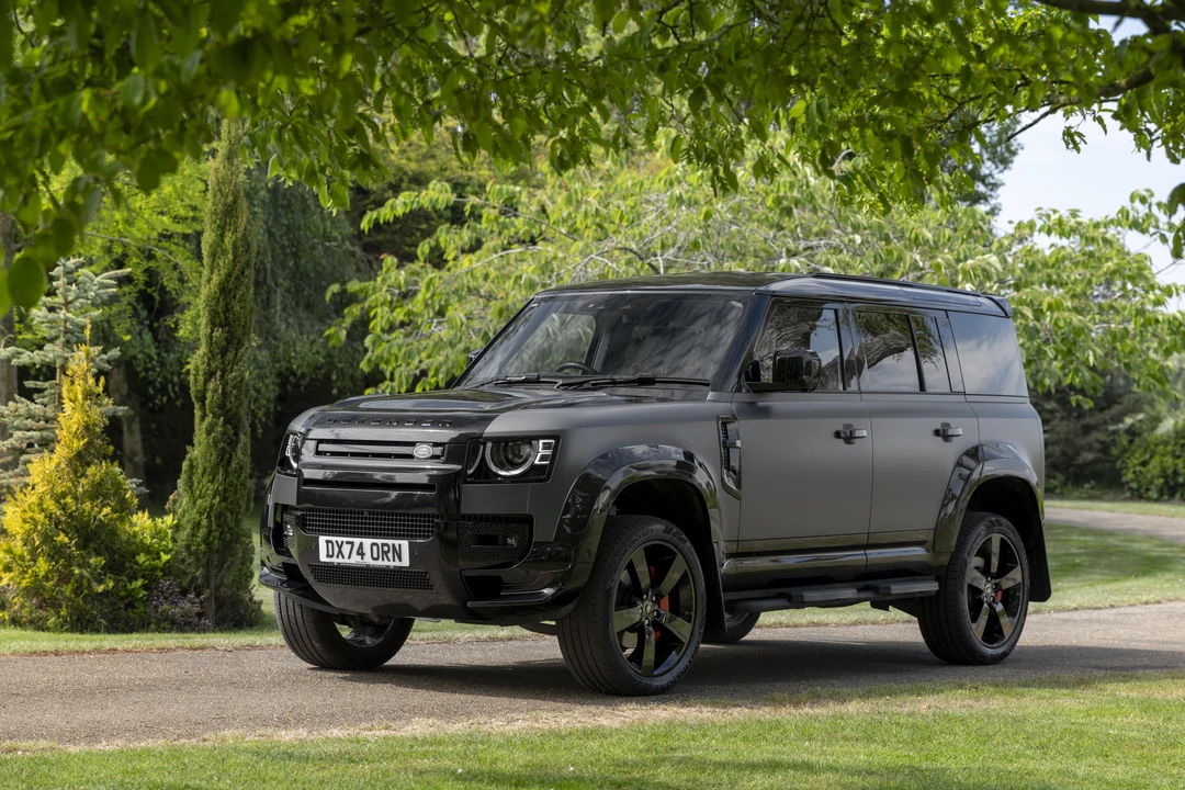 2024 Land Rover Defender L663 - Image 16 of 31