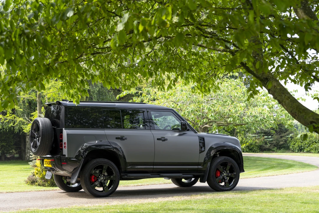 2024 Land Rover Defender L663 - Image 17 of 31