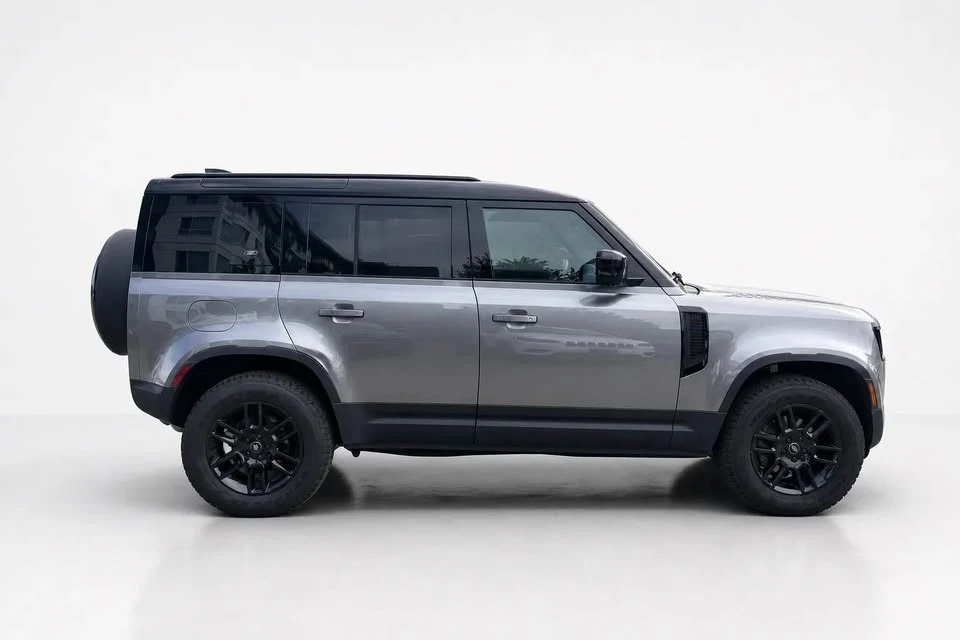 2024 Land Rover Defender L663 - Image 2 of 10