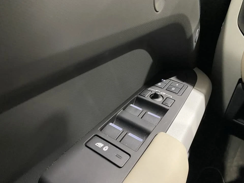 2024 Land Rover Defender L663 - Image 9 of 20