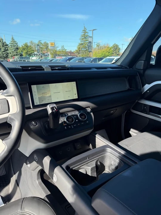 2024 Land Rover Defender L663 - Image 7 of 10