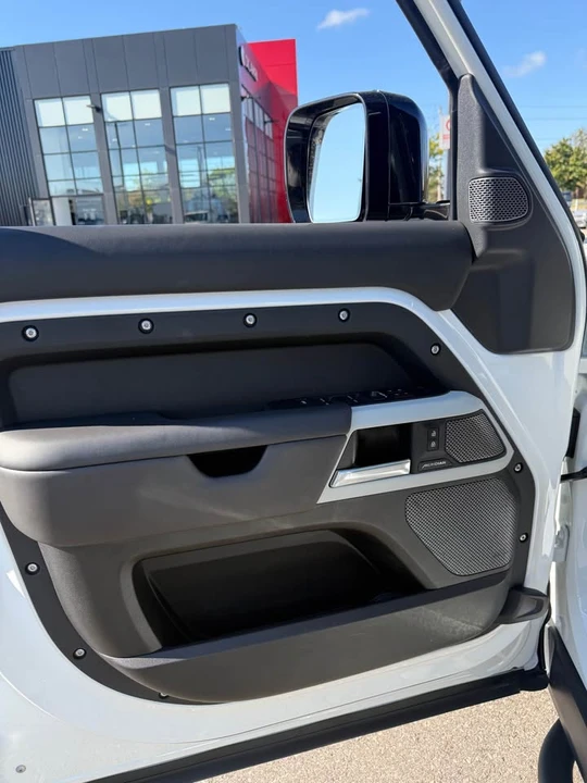 2024 Land Rover Defender L663 - Image 9 of 10