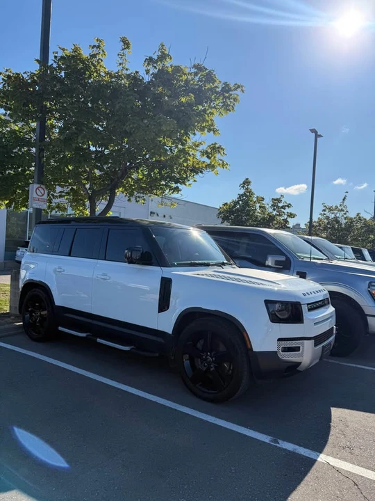 2024 Land Rover Defender L663 - Image 2 of 10