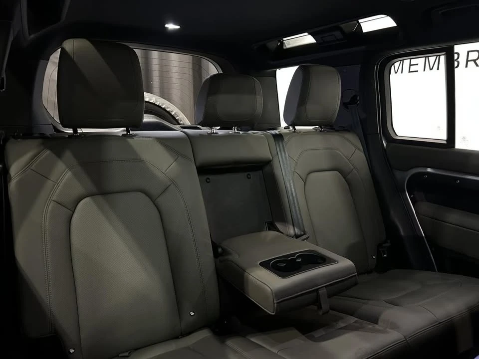 2024 Land Rover Defender L663 - Image 12 of 20