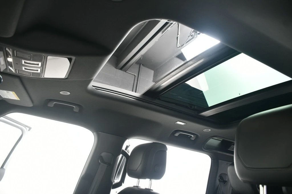 2024 Land Rover Defender L663 - Image 6 of 12