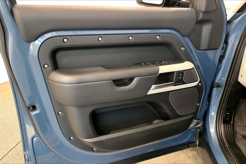 2024 Land Rover Defender L663 - Image 7 of 20