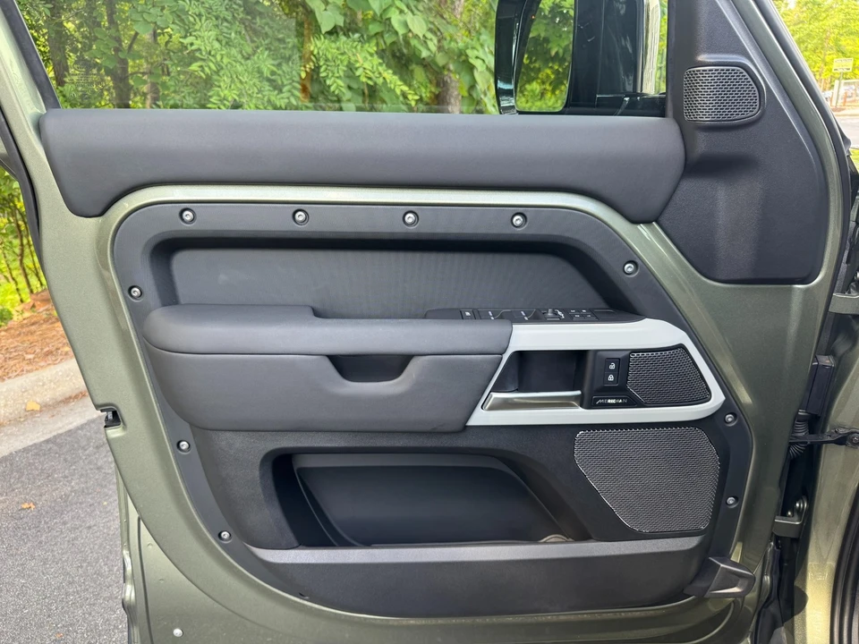 2024 Land Rover Defender L663 - Image 19 of 21
