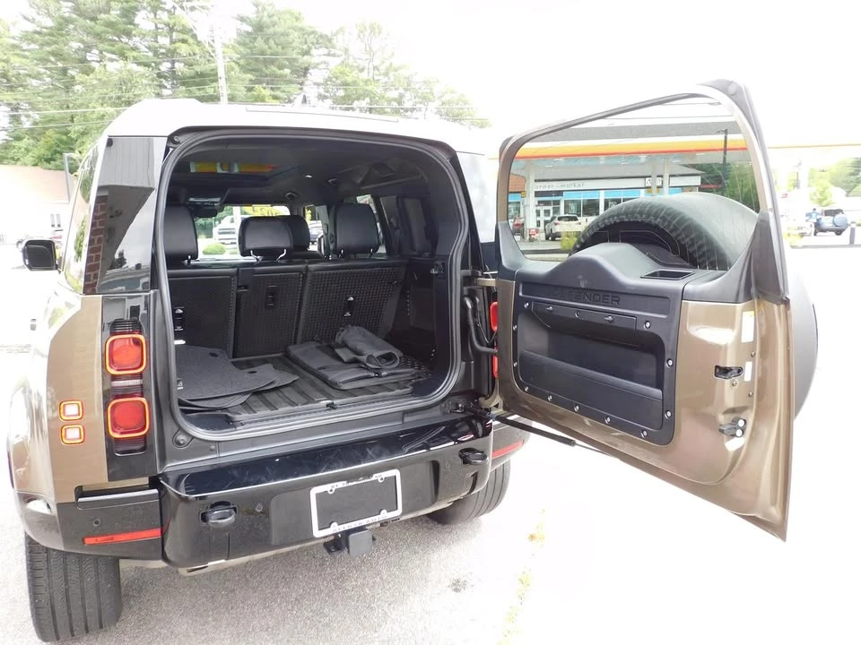 2024 Land Rover Defender L663 - Image 8 of 20