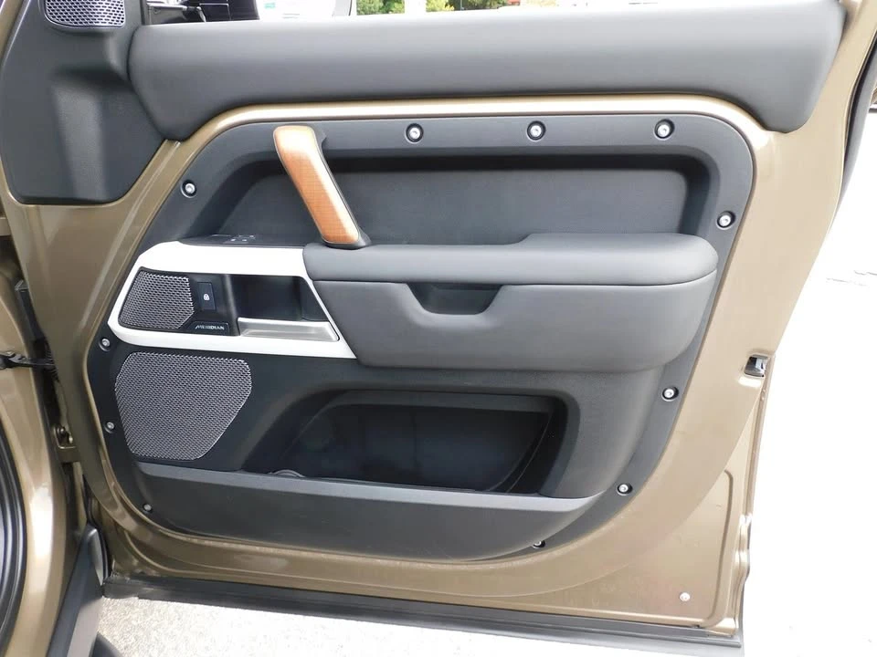 2024 Land Rover Defender L663 - Image 12 of 20