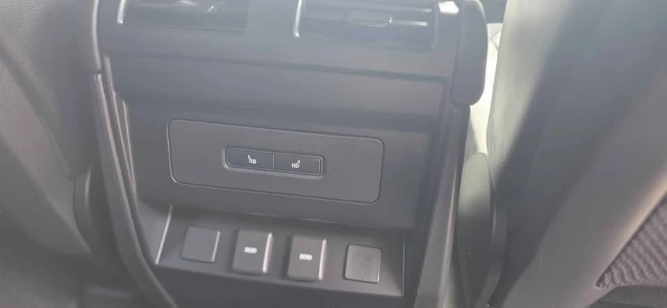 2024 Land Rover Defender L663 - Image 7 of 9