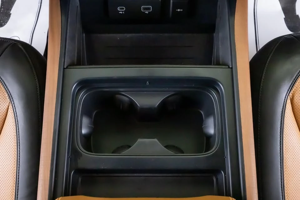 2024 Land Rover Defender L663 - Image 13 of 20