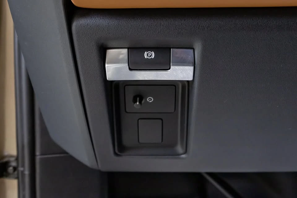 2024 Land Rover Defender L663 - Image 10 of 20