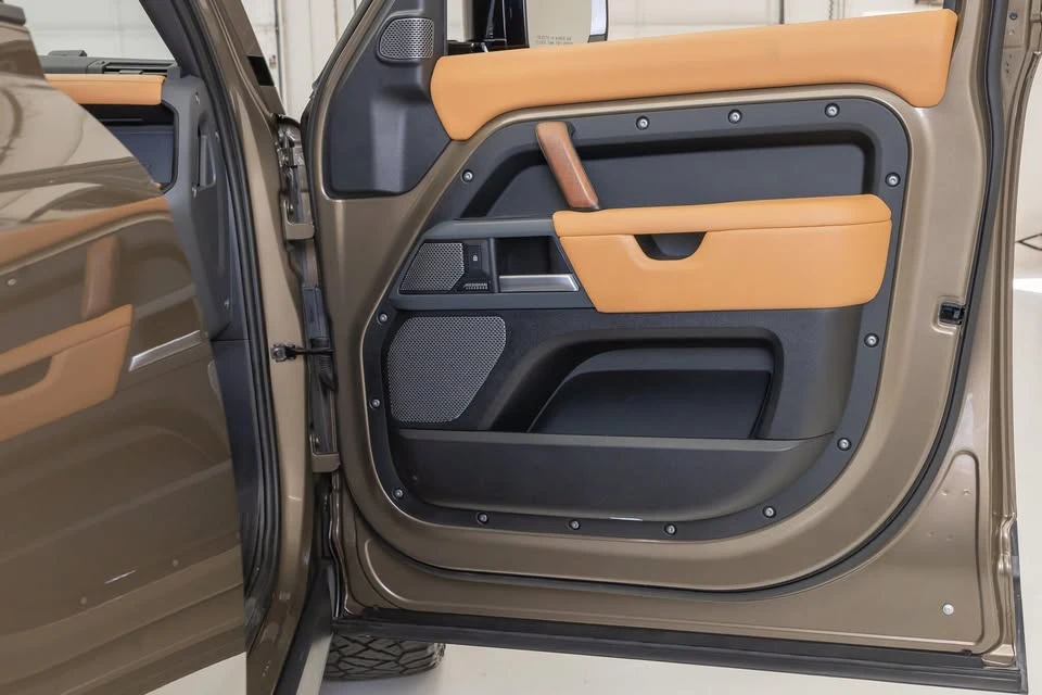 2024 Land Rover Defender L663 - Image 18 of 20