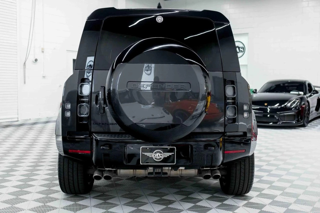2024 Land Rover Defender L663 - Image 8 of 31