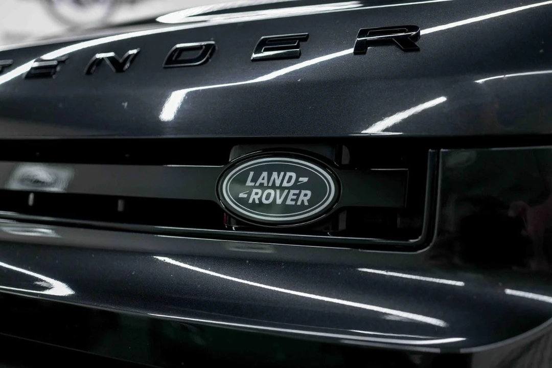 2024 Land Rover Defender L663 - Image 15 of 31