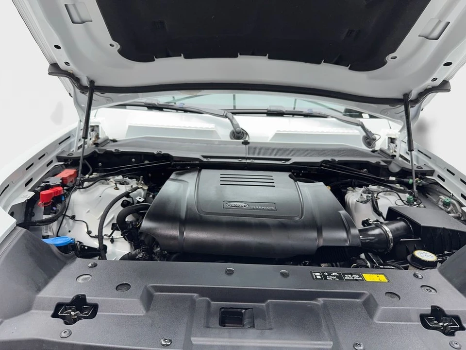 2024 Land Rover Defender L663 - Image 14 of 21