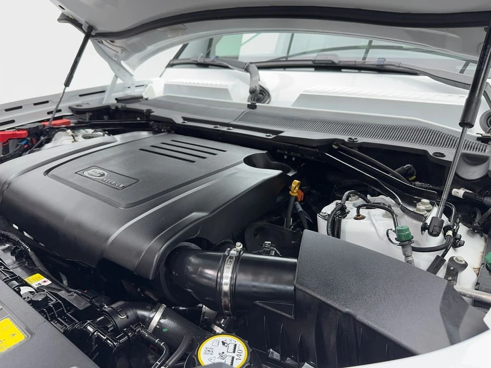 2024 Land Rover Defender L663 - Image 16 of 21
