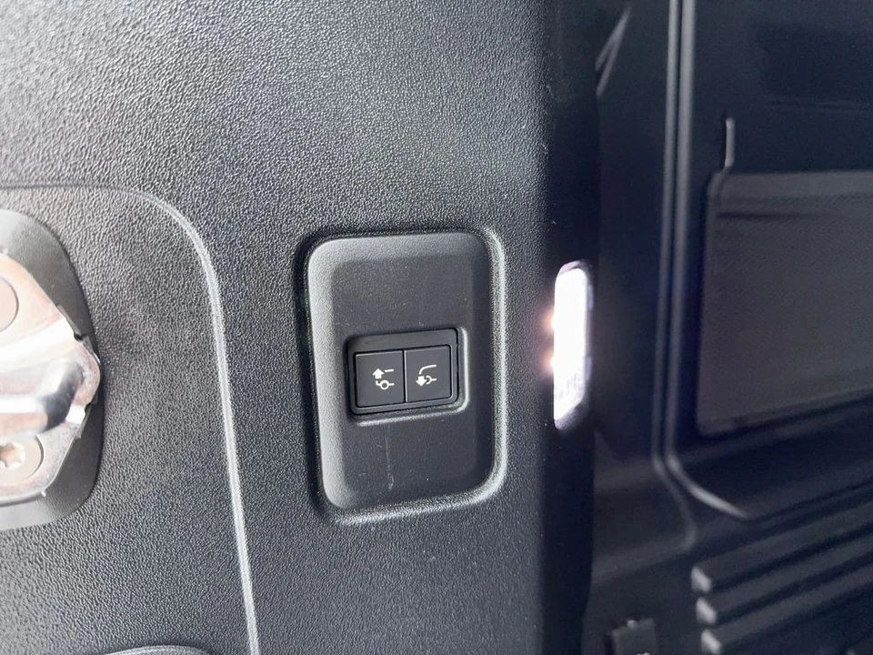 2024 Land Rover Defender L663 - Image 18 of 21