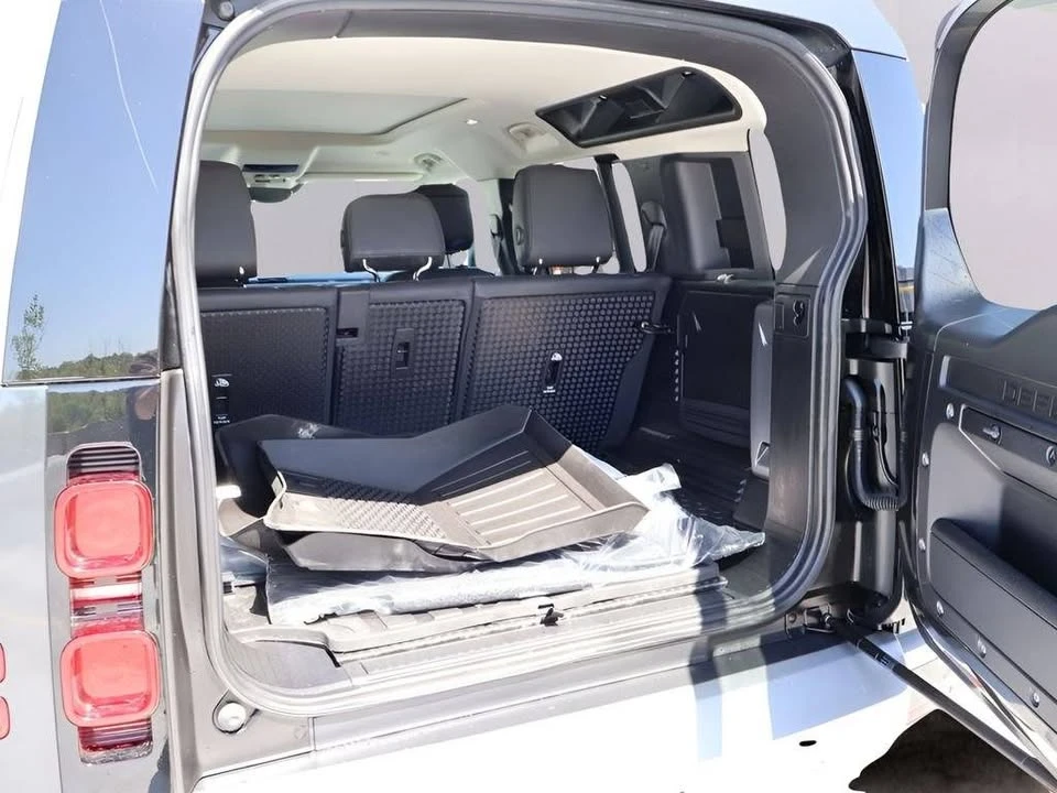 2024 Land Rover Defender L663 - Image 15 of 20