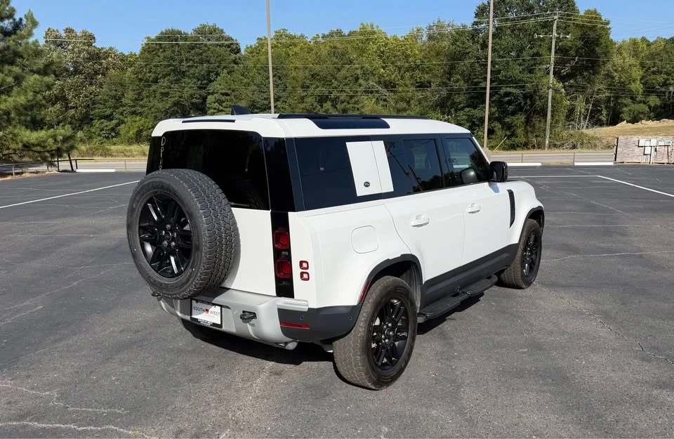 2024 Land Rover Defender L663 - Image 2 of 14