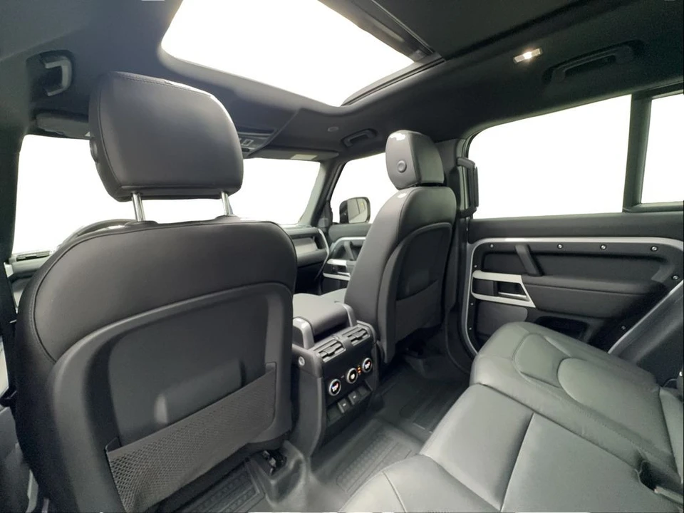 2024 Land Rover - Image 25 of 31