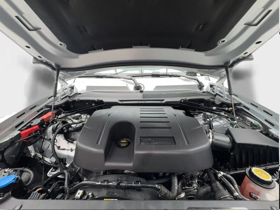 2024 Land Rover Defender L663 - Image 18 of 31