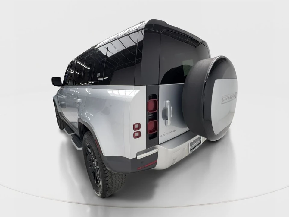 2024 Land Rover Defender L663 - Image 10 of 31