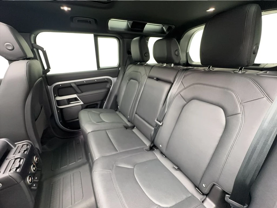 2024 Land Rover - Image 26 of 31