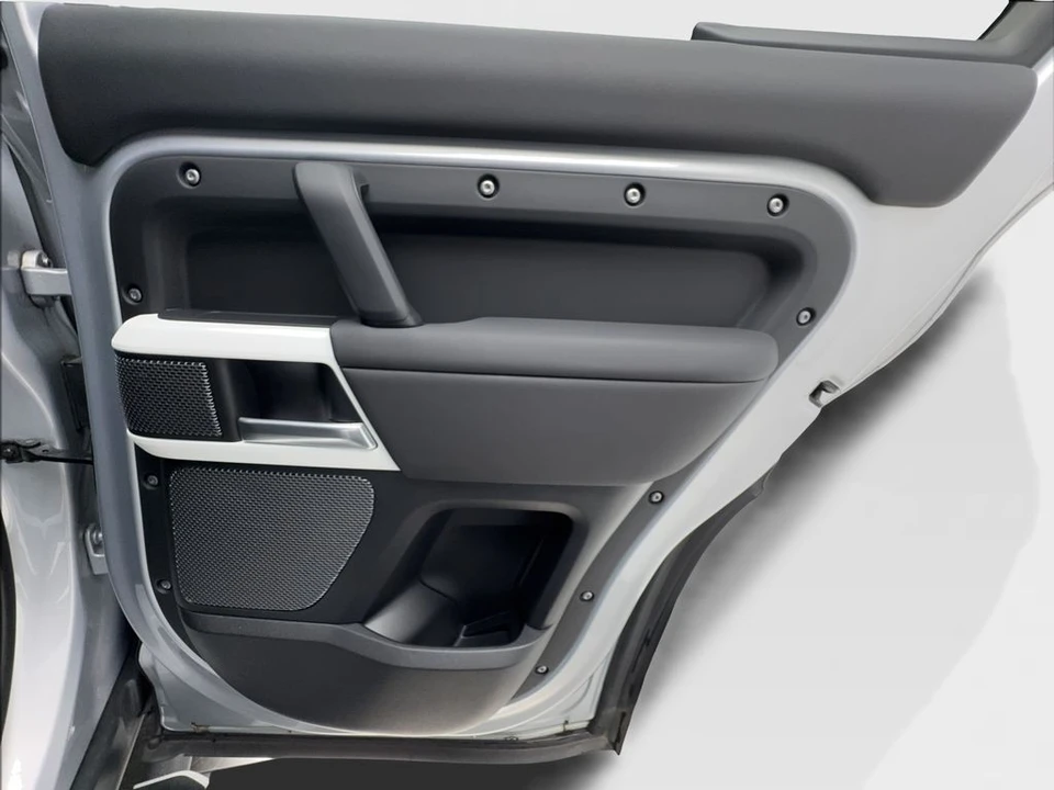 2024 Land Rover - Image 30 of 31