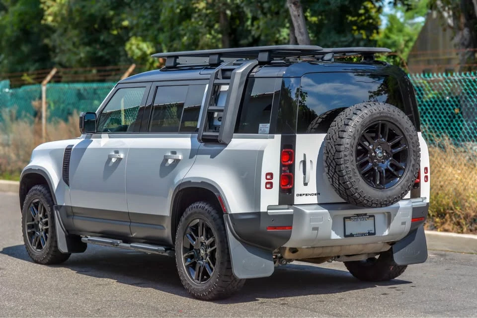 2024 Land Rover Defender L663 - Image 3 of 7