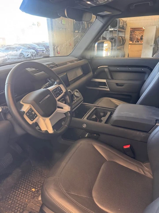 2024 Land Rover Defender L663 - Image 3 of 4