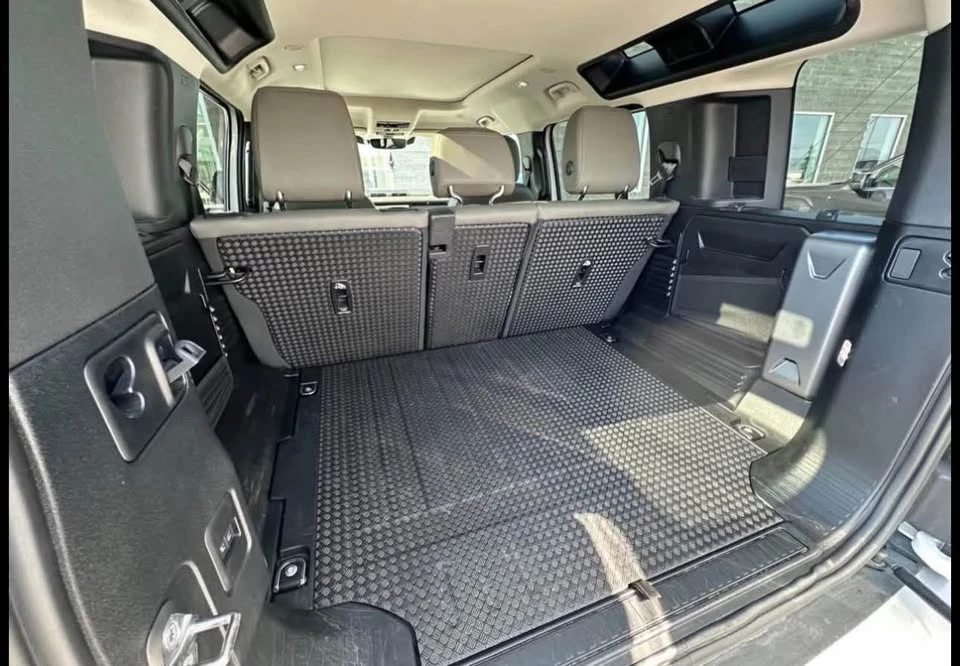 2024 Land Rover Defender L663 - Image 11 of 12