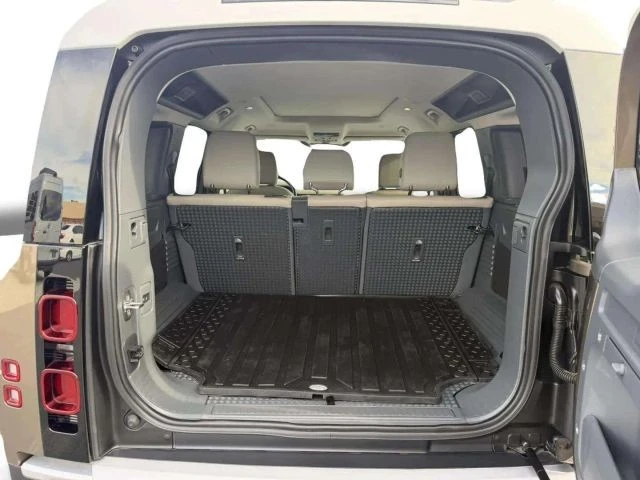 2024 Land Rover Defender L663 - Image 27 of 31