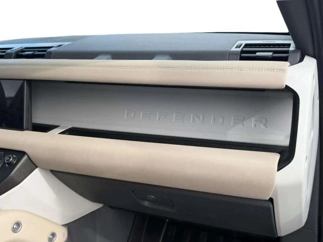 2024 Land Rover Defender L663 - Image 17 of 31