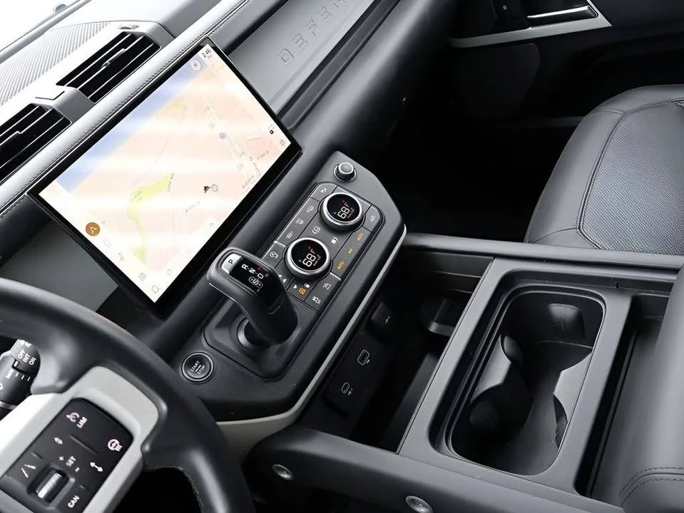 2024 Land Rover Defender L663 - Image 18 of 20